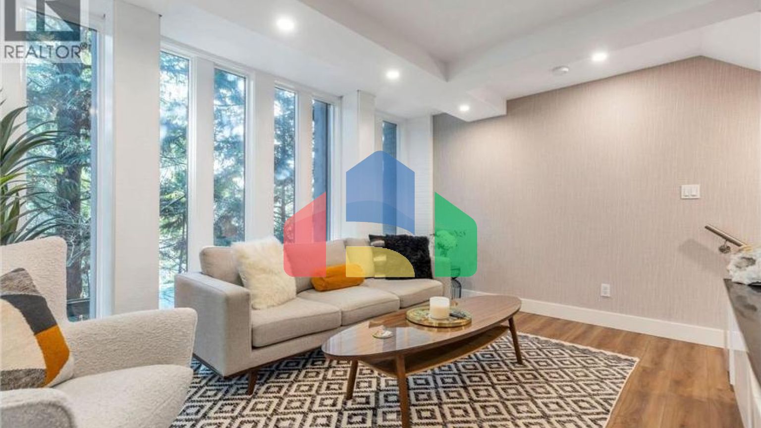 Residential - Townhouse - North Vancouver, Canada - Canada