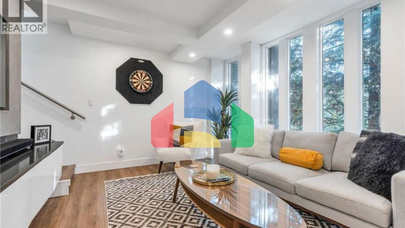 Residential - Townhouse - North Vancouver, Canada - Canada