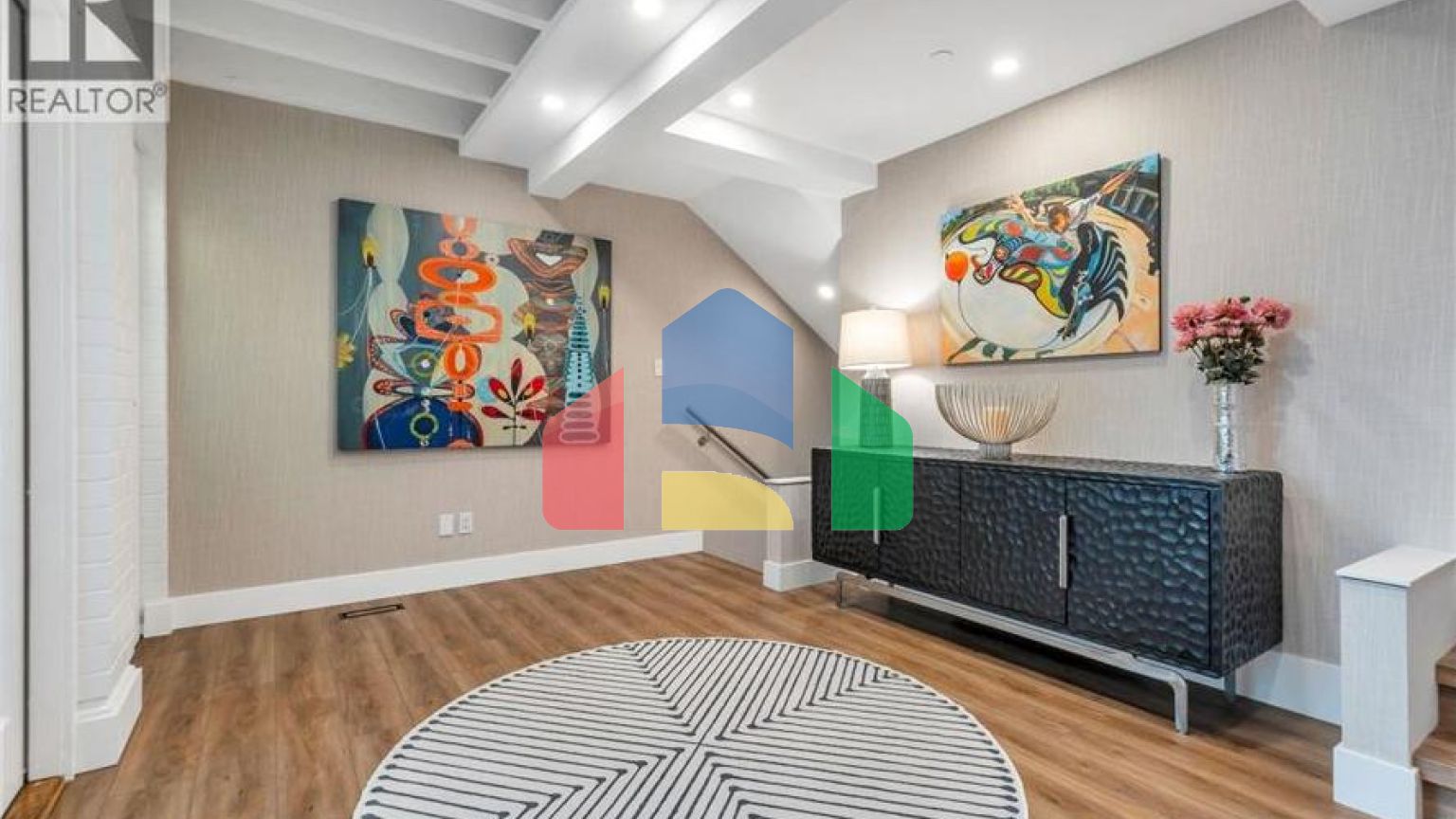 Residential - Townhouse - North Vancouver, Canada - Canada