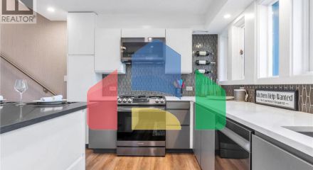 Residential - Townhouse - North Vancouver, Canada - Canada