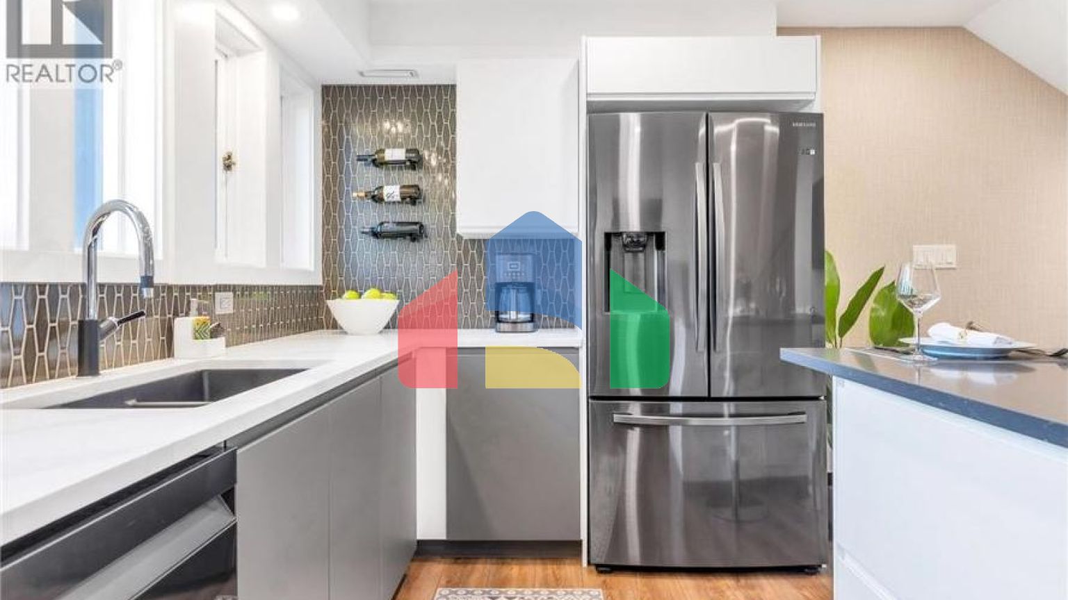 Residential - Townhouse - North Vancouver, Canada - Canada