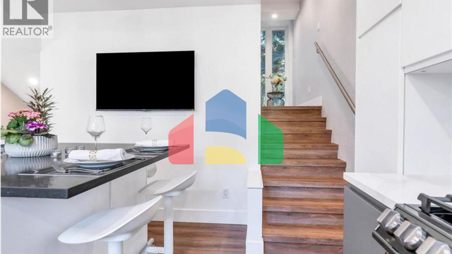 Residential - Townhouse - North Vancouver, Canada - Canada