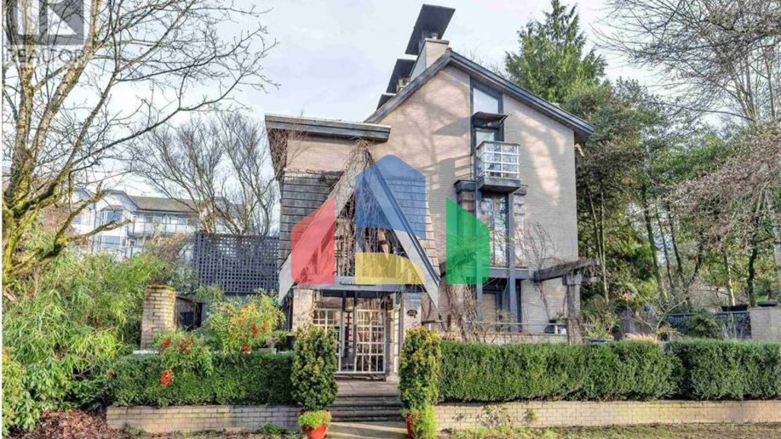 Residential - Townhouse - North Vancouver, Canada - Canada