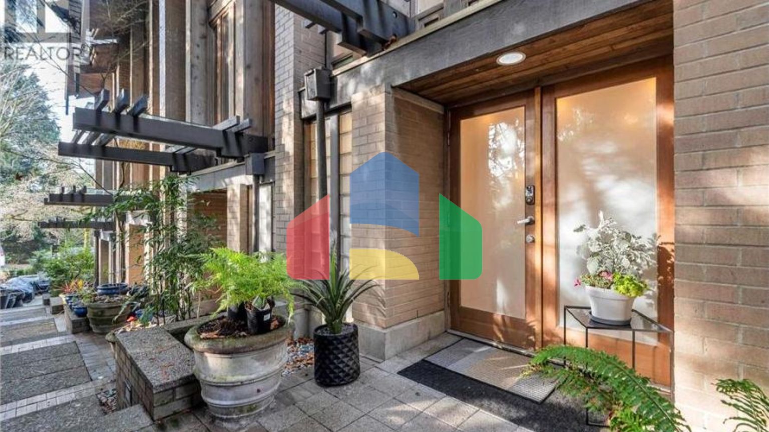 Residential - Townhouse - North Vancouver, Canada - Canada