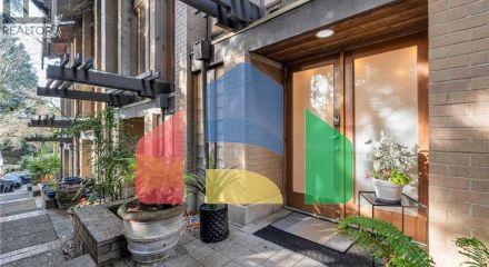 Residential - Townhouse - North Vancouver, Canada - Canada