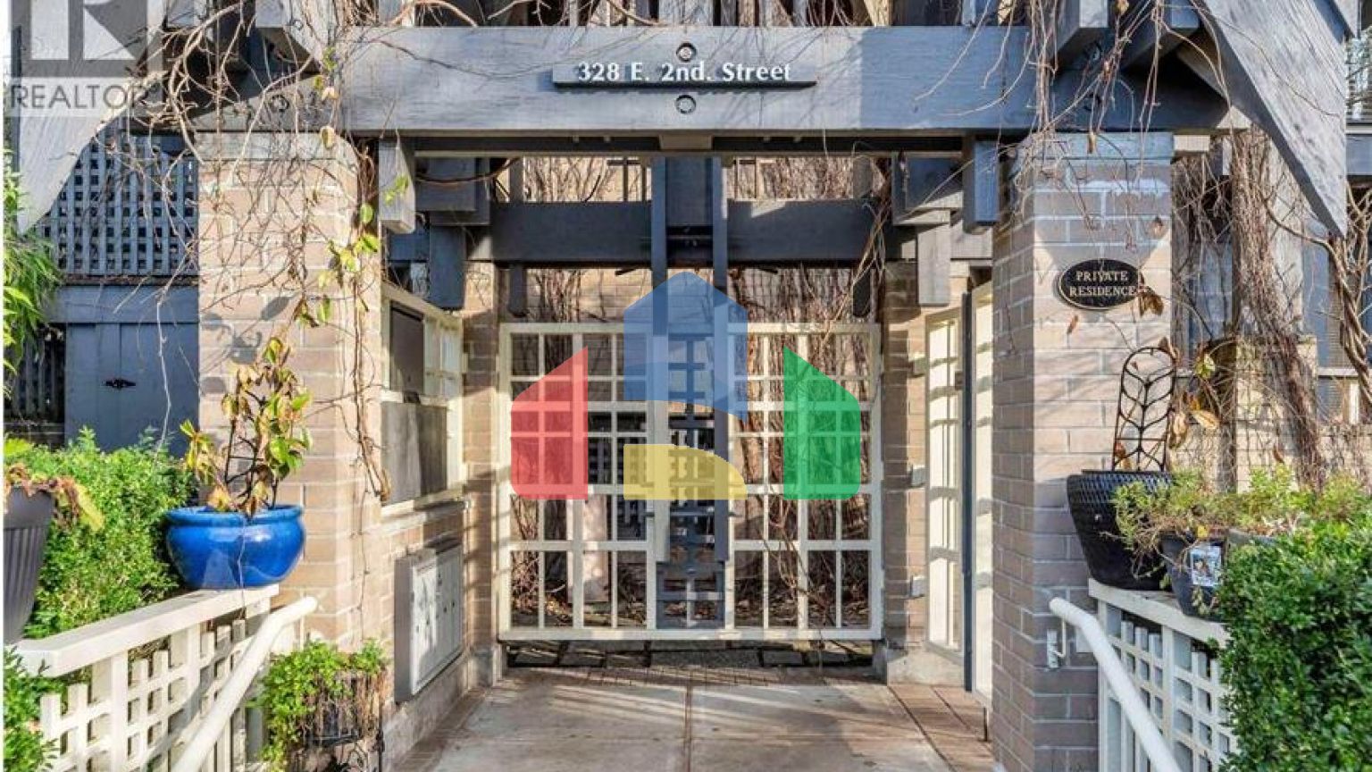 Residential - Townhouse - North Vancouver, Canada - Canada