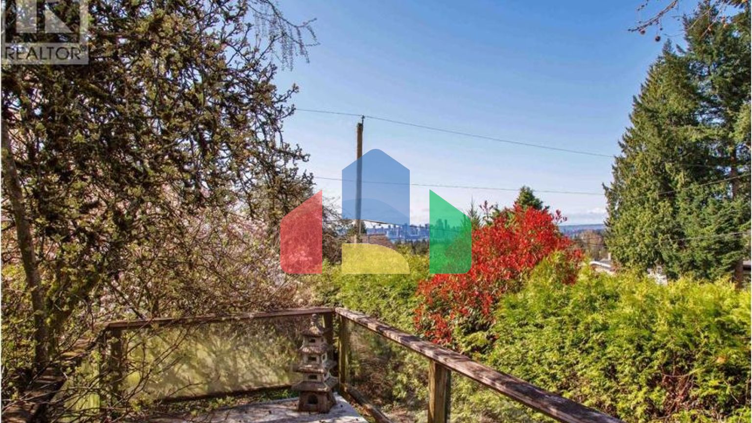 Residential - Single Family Home - North Vancouver, Canada - Canada