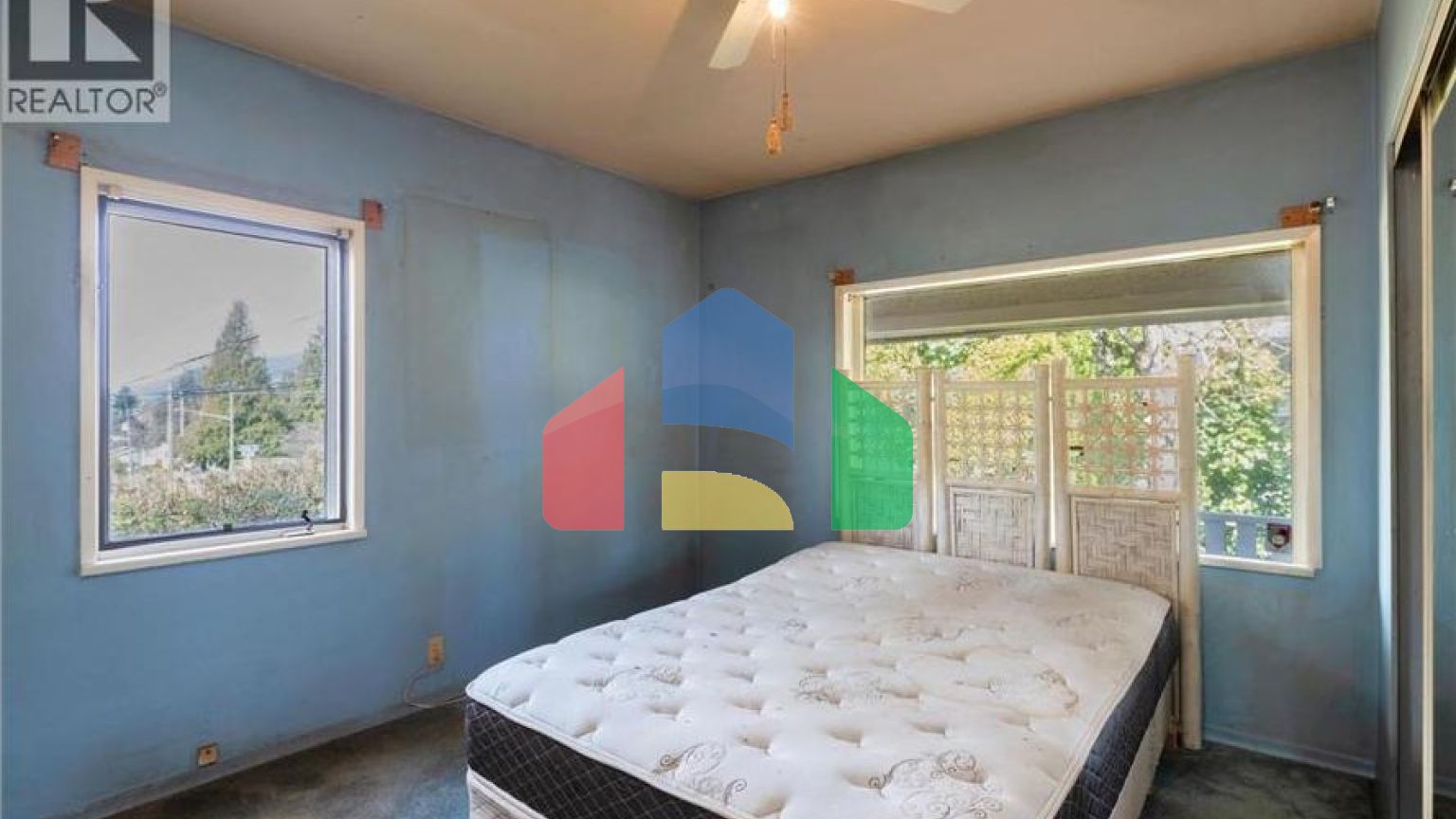 Residential - Single Family Home - North Vancouver, Canada - Canada