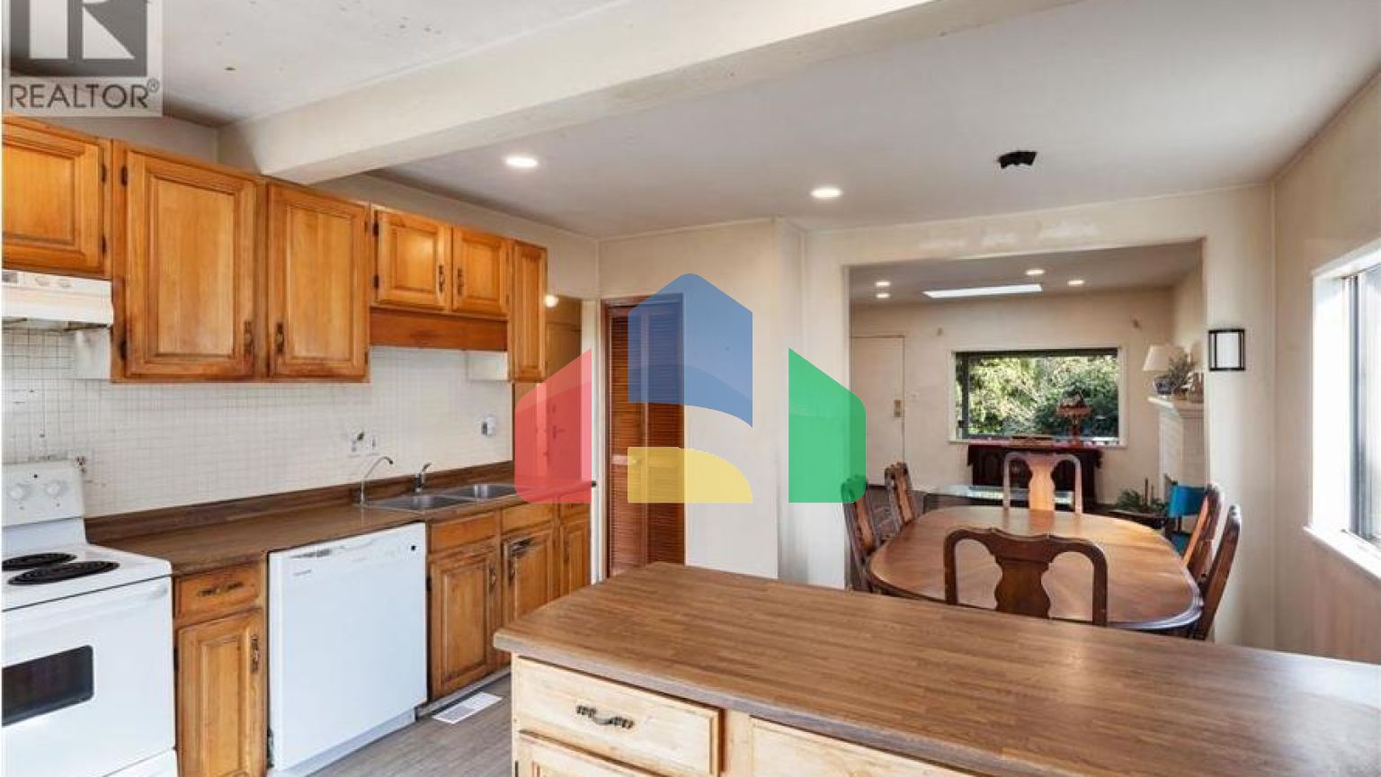 Residential - Single Family Home - North Vancouver, Canada - Canada