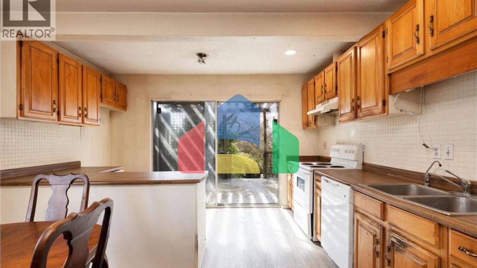 Residential - Single Family Home - North Vancouver, Canada - Canada