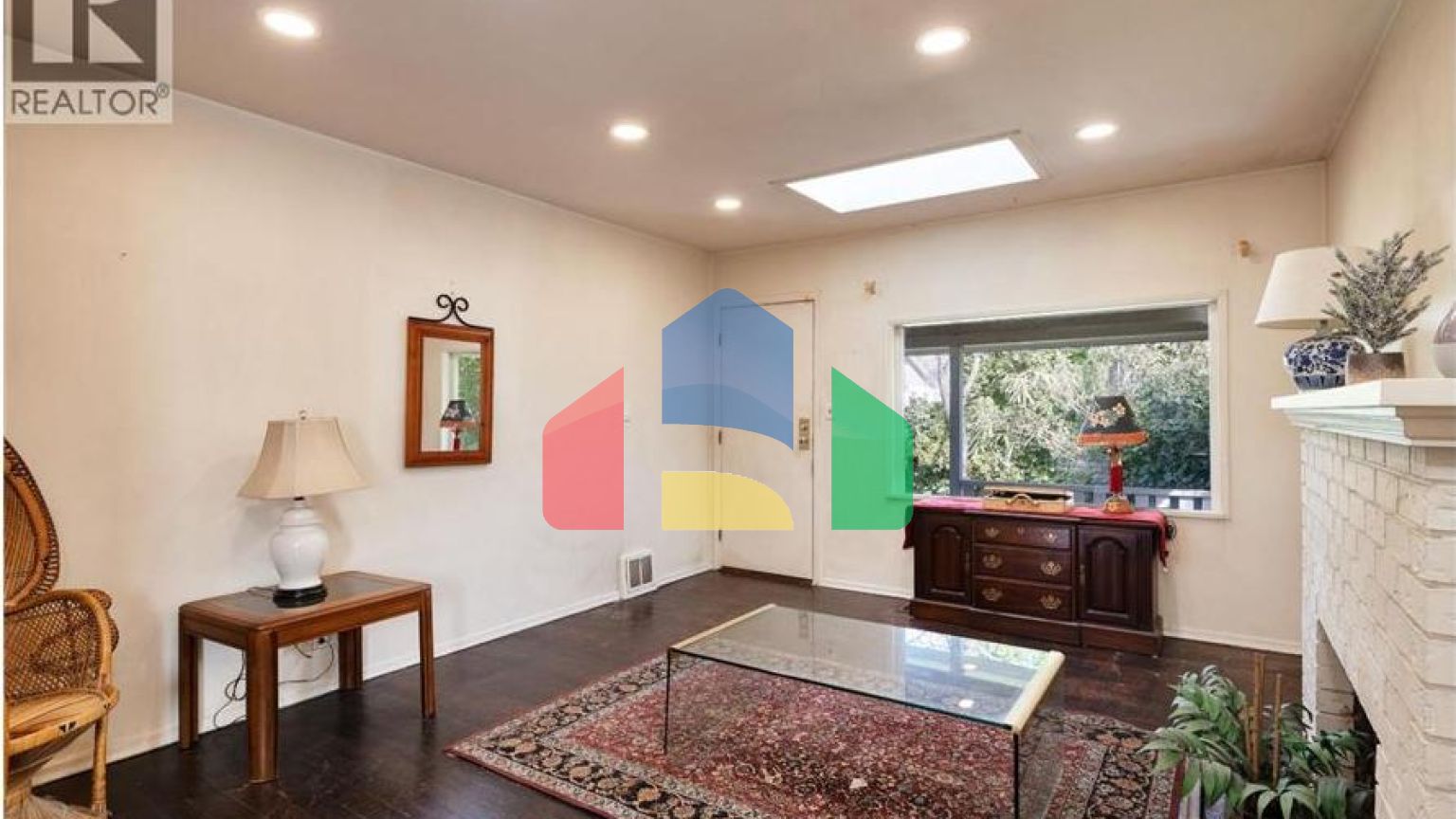 Residential - Single Family Home - North Vancouver, Canada - Canada