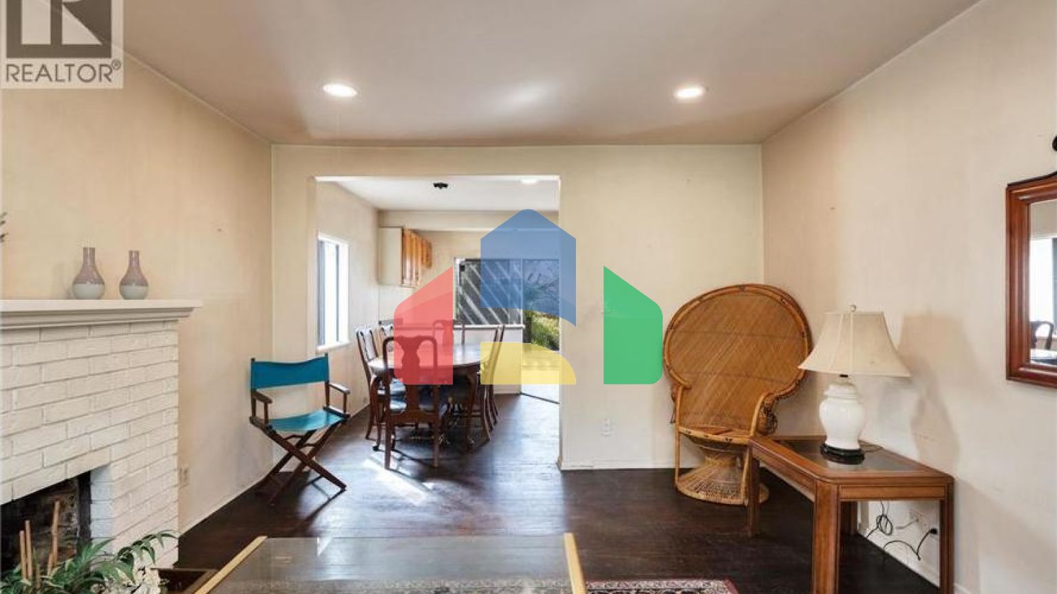 Residential - Single Family Home - North Vancouver, Canada - Canada