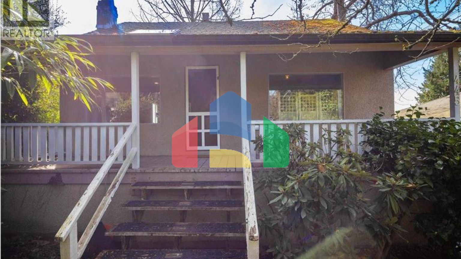 Residential - Single Family Home - North Vancouver, Canada - Canada