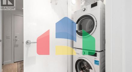 Residential - Townhouse - North Vancouver, Canada - Canada