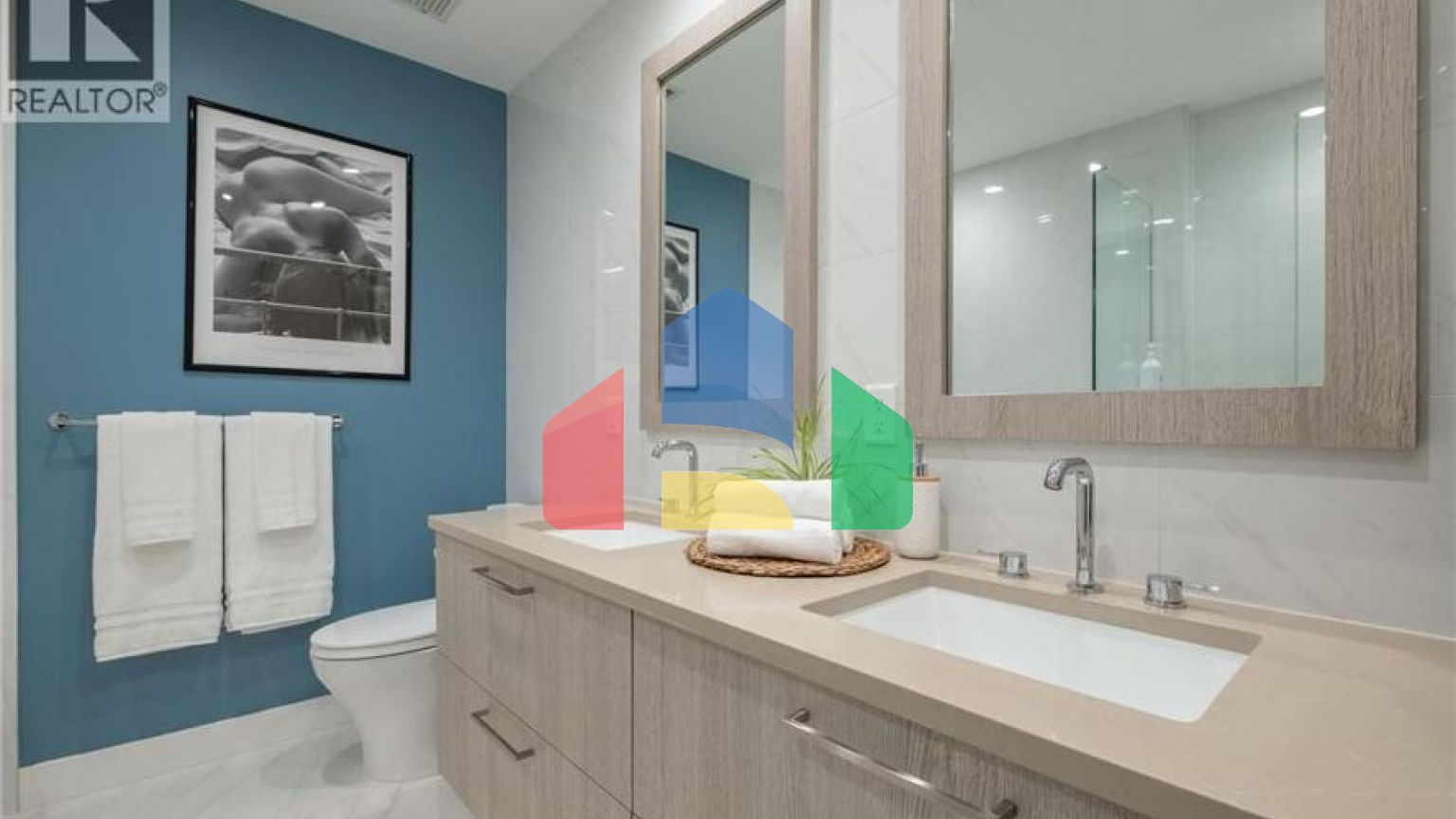 Residential - Townhouse - North Vancouver, Canada - Canada