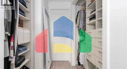 Residential - Townhouse - North Vancouver, Canada - Canada