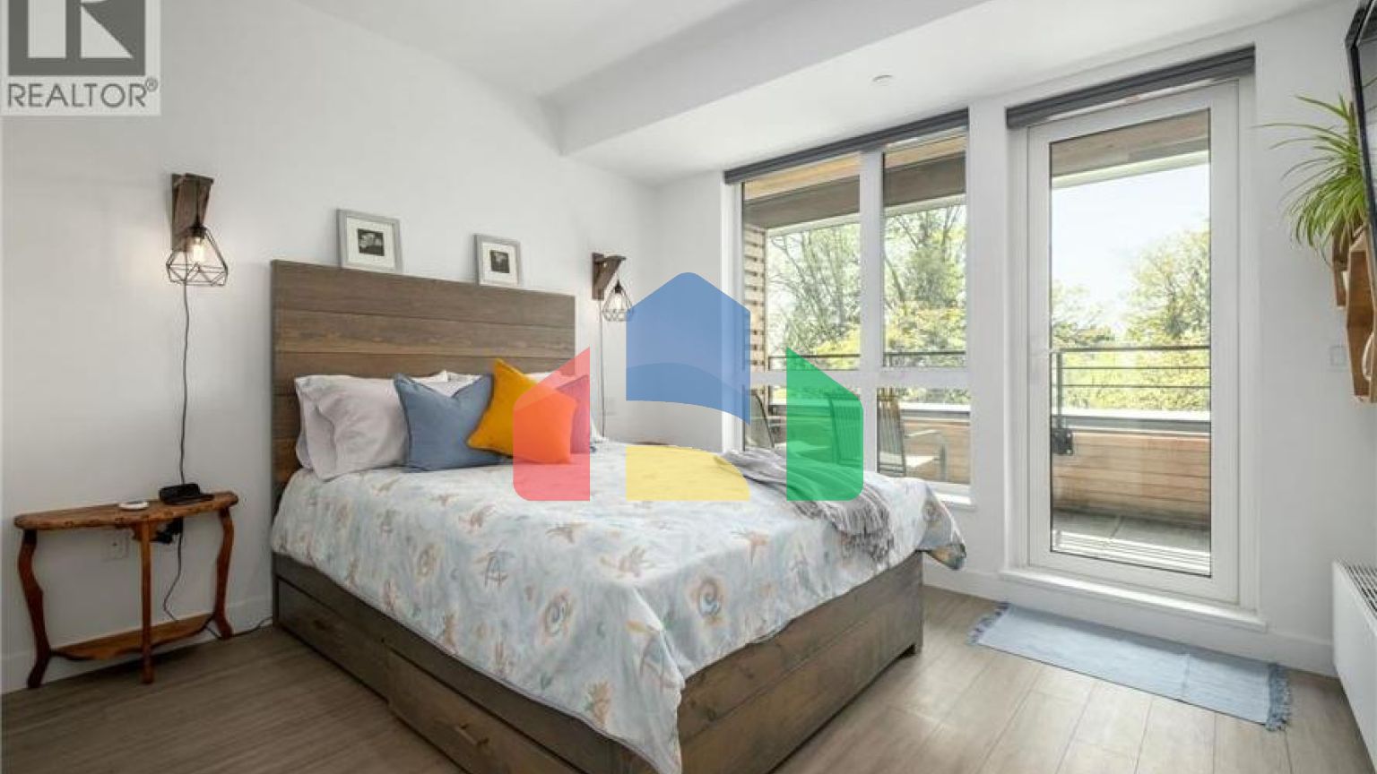 Residential - Townhouse - North Vancouver, Canada - Canada