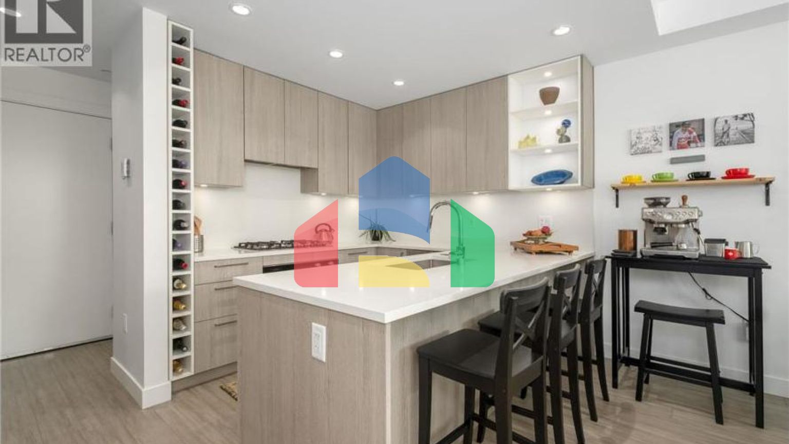 Residential - Townhouse - North Vancouver, Canada - Canada