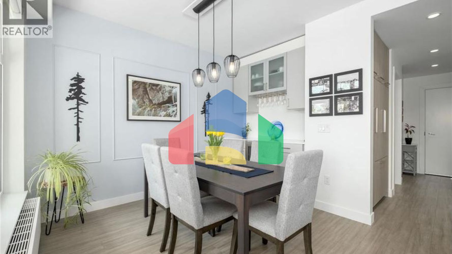 Residential - Townhouse - North Vancouver, Canada - Canada