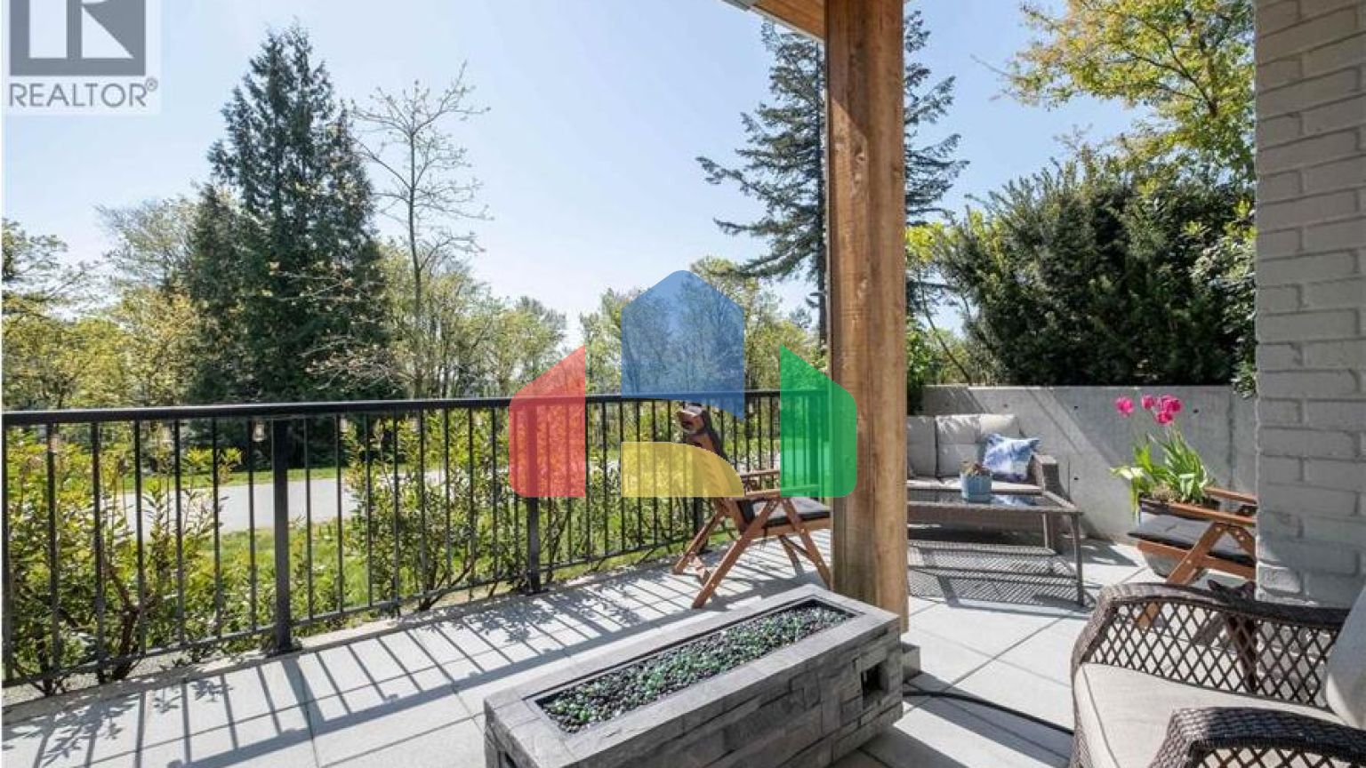 Residential - Townhouse - North Vancouver, Canada - Canada