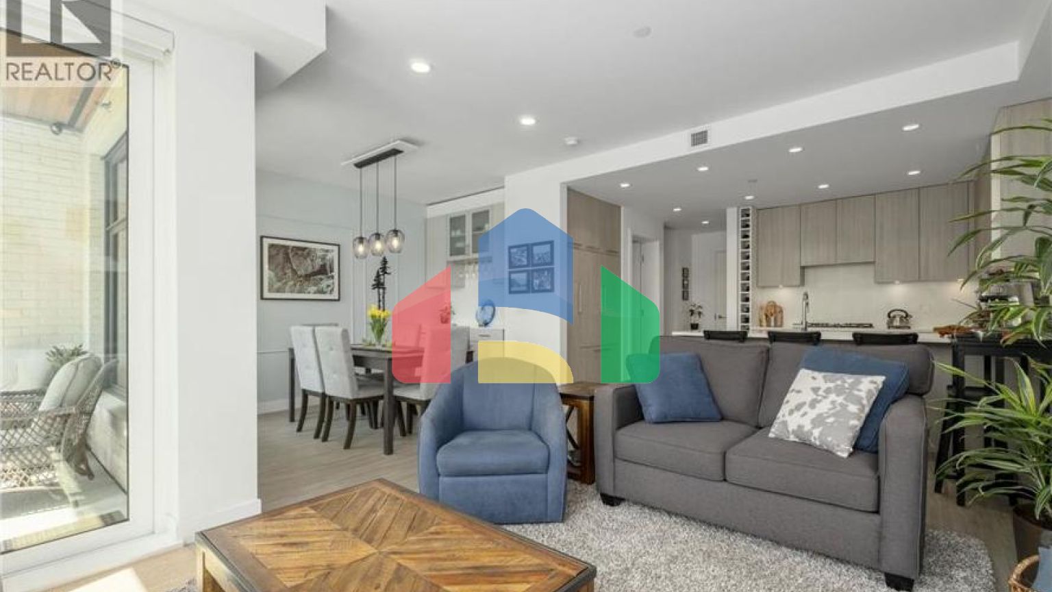 Residential - Townhouse - North Vancouver, Canada - Canada