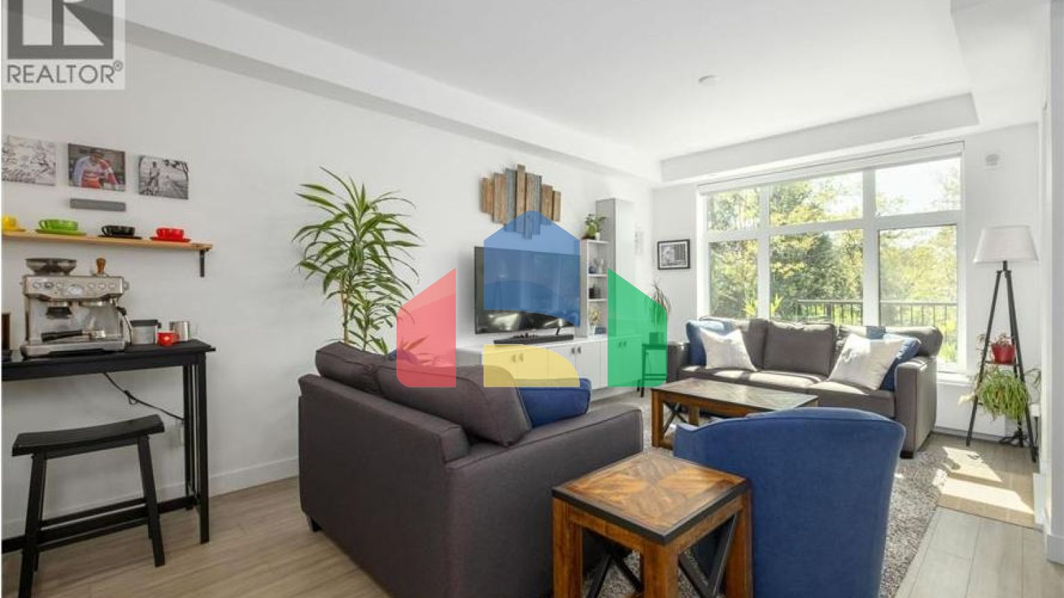 Residential - Townhouse - North Vancouver, Canada - Canada