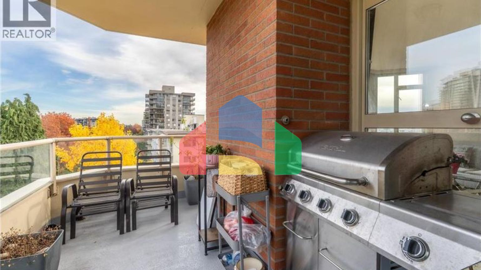 Residential - Single Family Home - North Vancouver, Canada - Canada