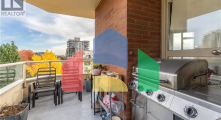 Residential - Single Family Home - North Vancouver, Canada - Canada