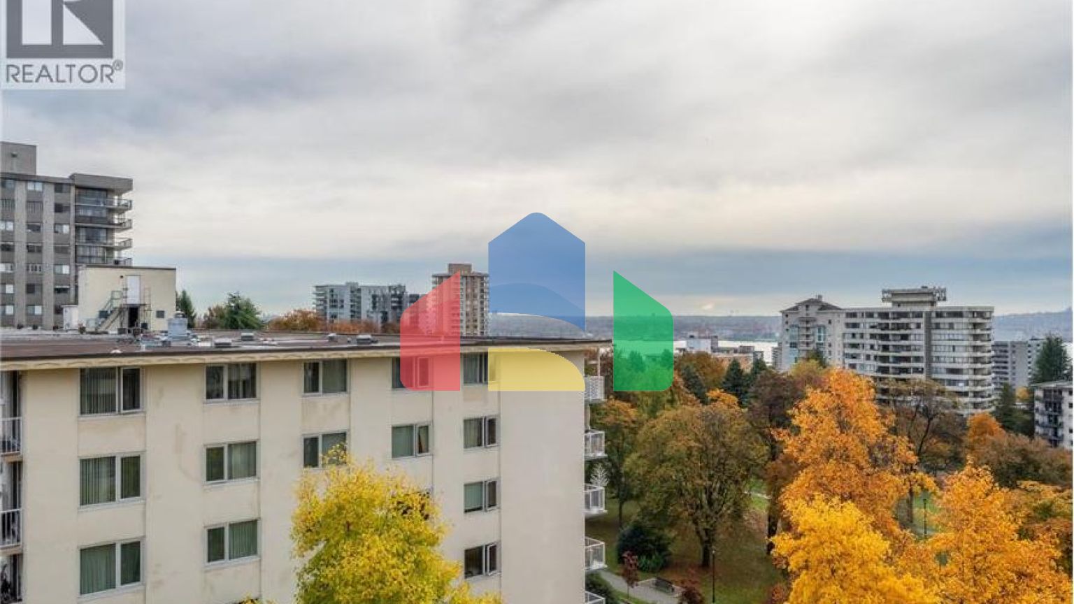 Residential - Single Family Home - North Vancouver, Canada - Canada