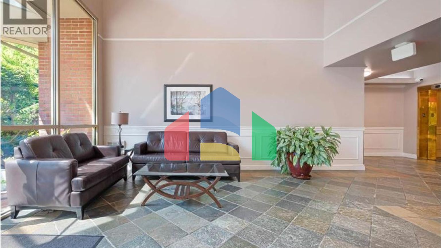 Residential - Single Family Home - North Vancouver, Canada - Canada