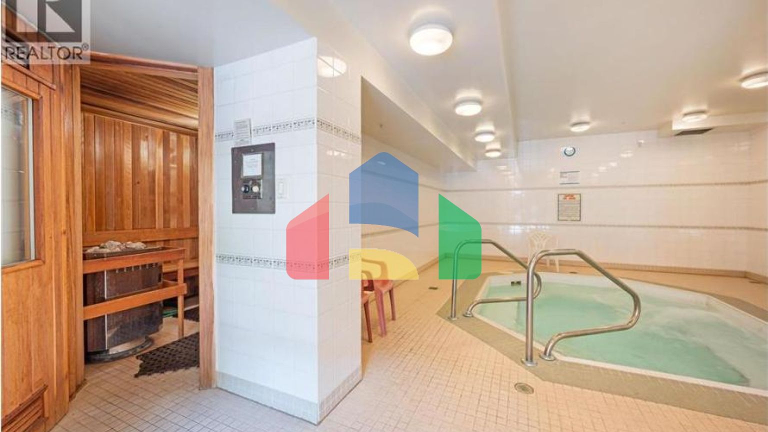 Residential - Single Family Home - North Vancouver, Canada - Canada