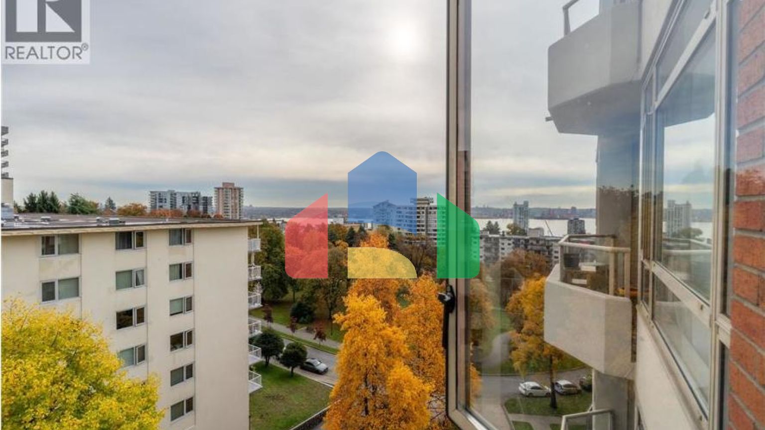 Residential - Single Family Home - North Vancouver, Canada - Canada