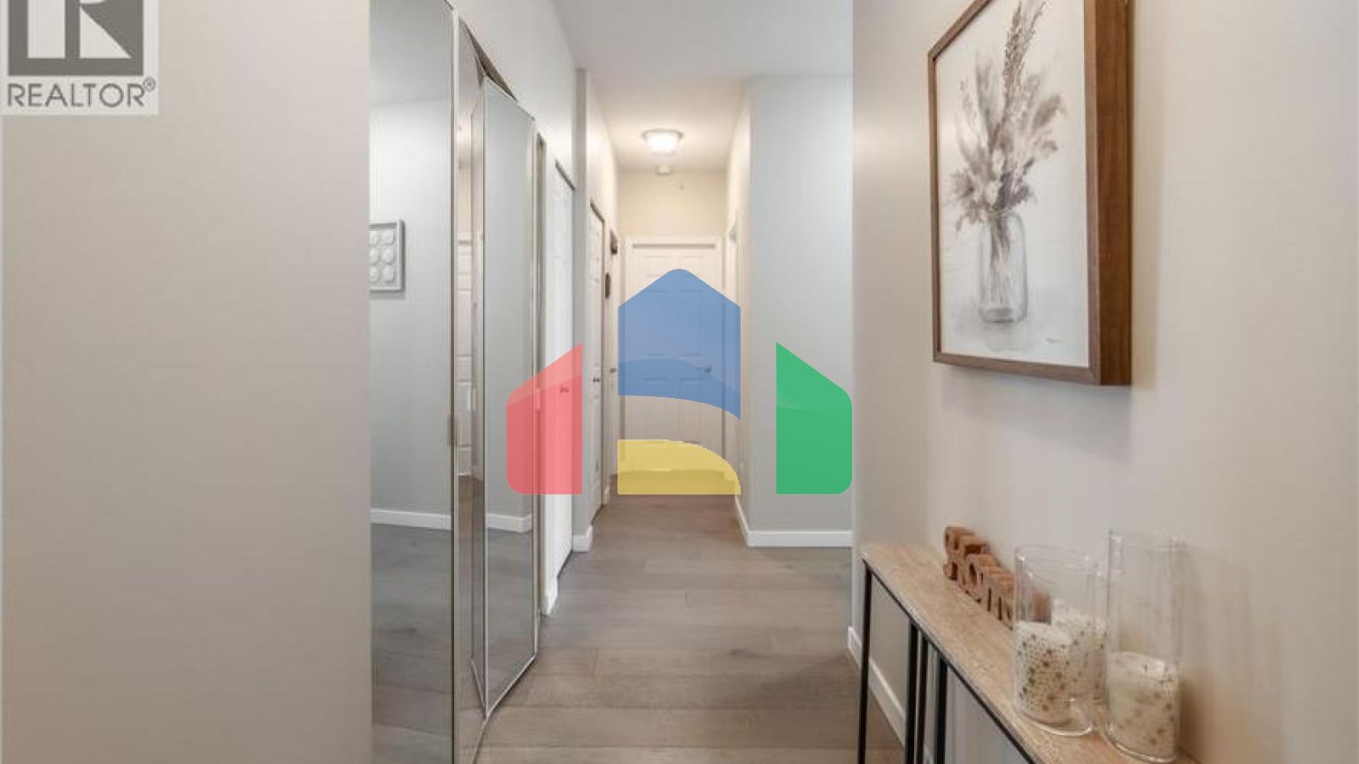 Residential - Single Family Home - North Vancouver, Canada - Canada