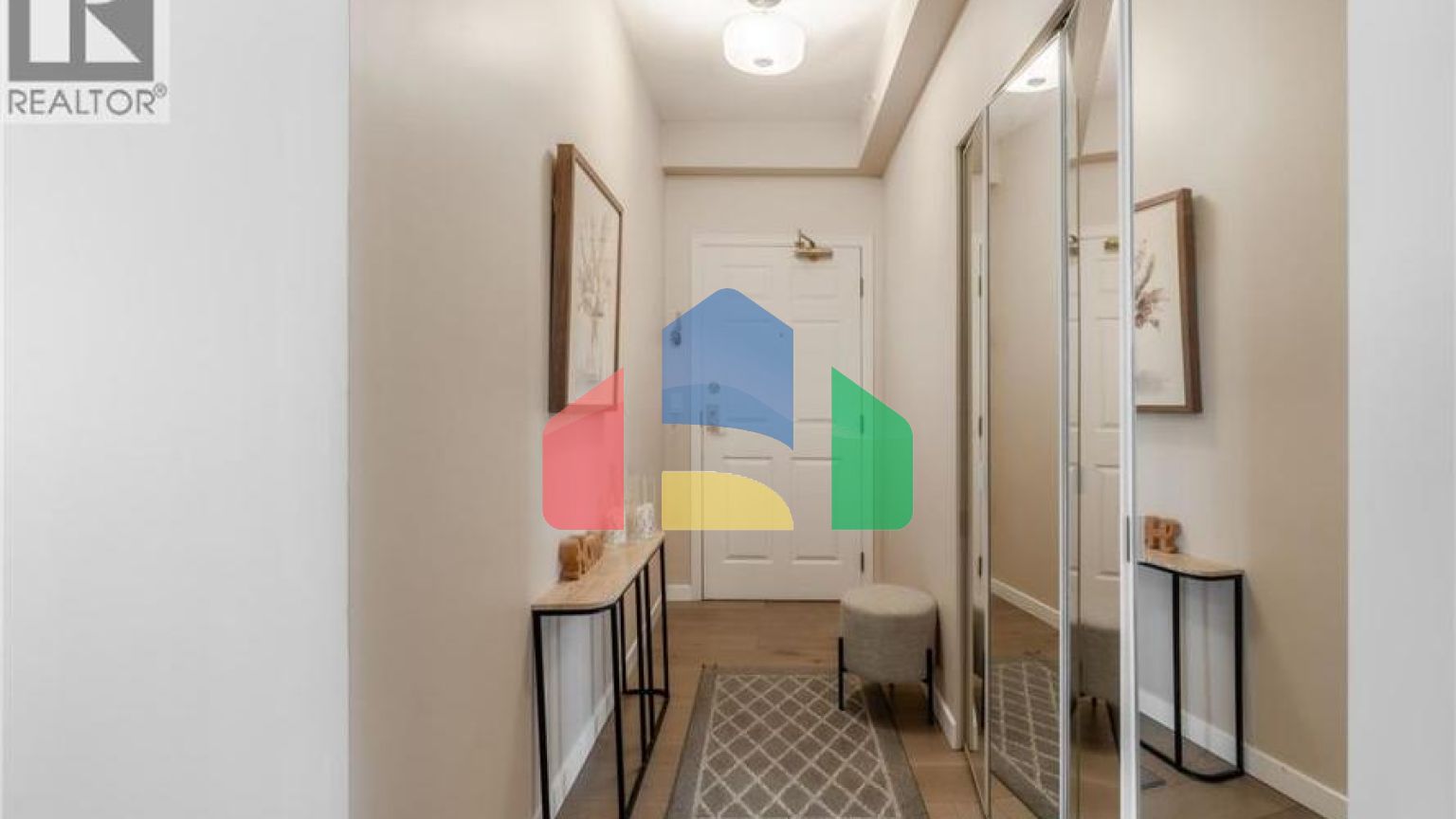 Residential - Single Family Home - North Vancouver, Canada - Canada