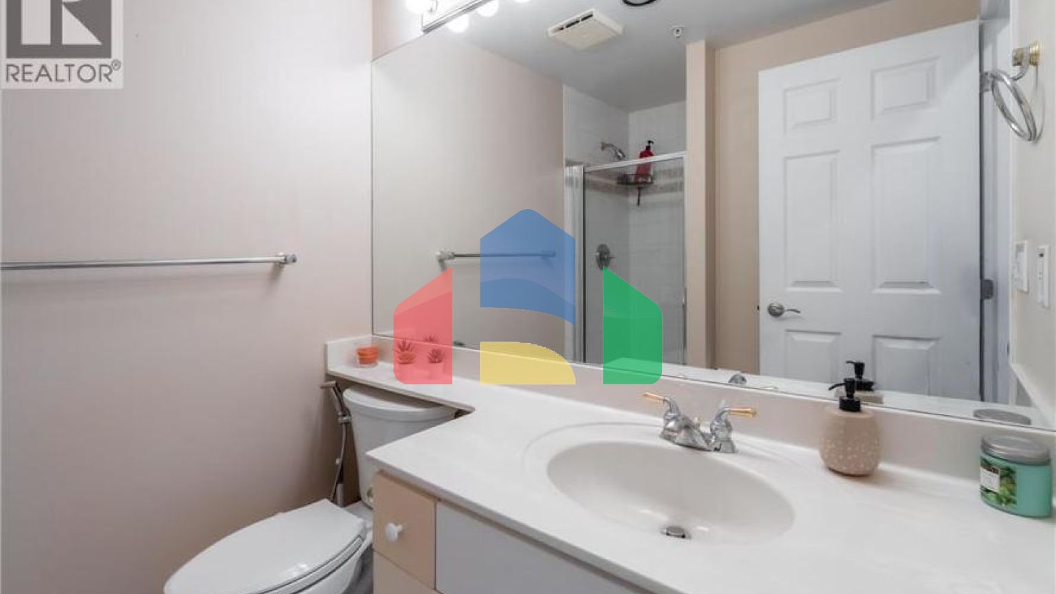 Residential - Single Family Home - North Vancouver, Canada - Canada