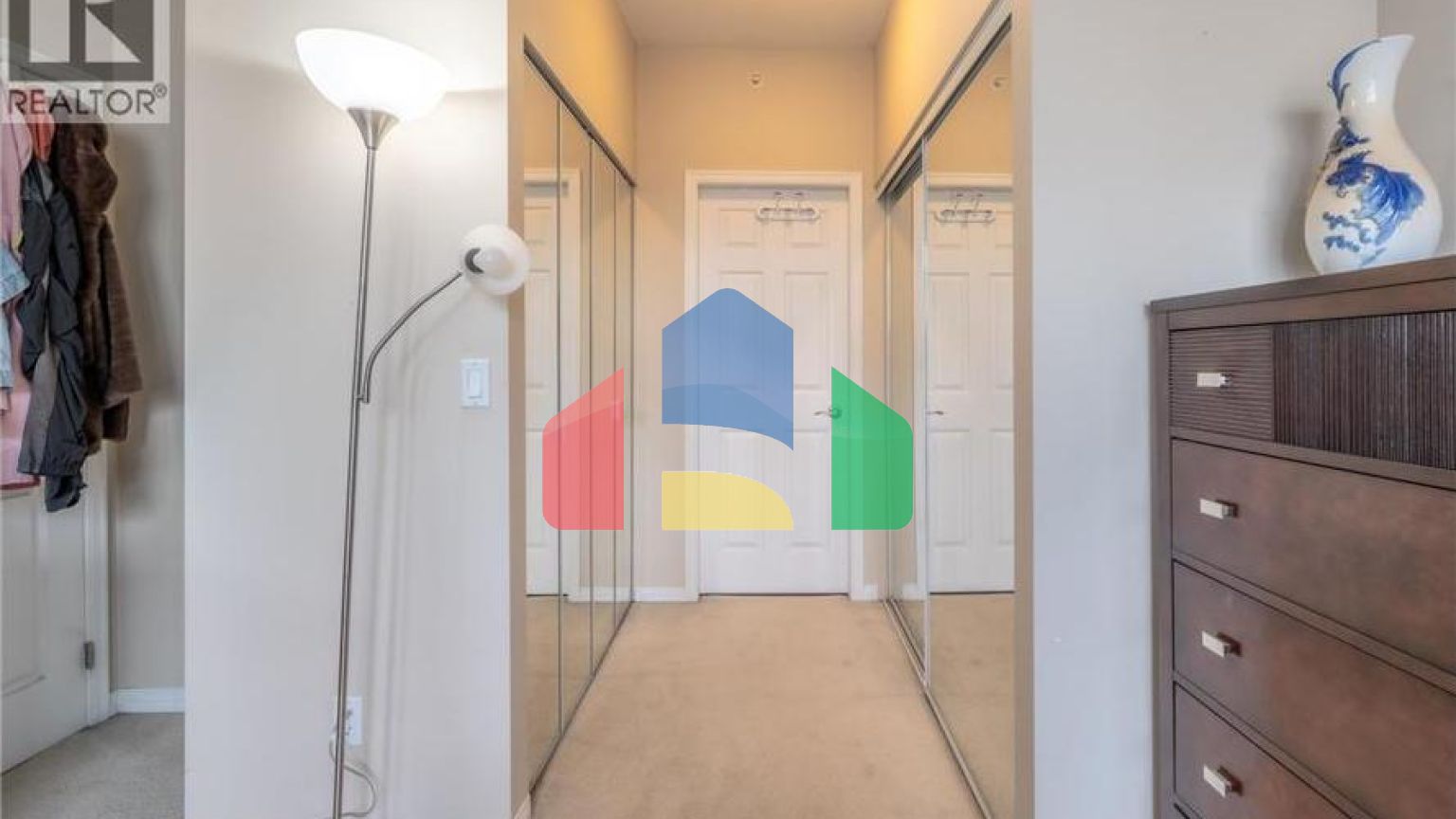 Residential - Single Family Home - North Vancouver, Canada - Canada