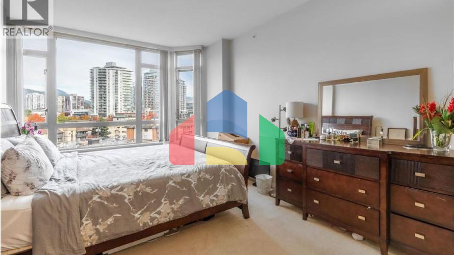 Residential - Single Family Home - North Vancouver, Canada - Canada