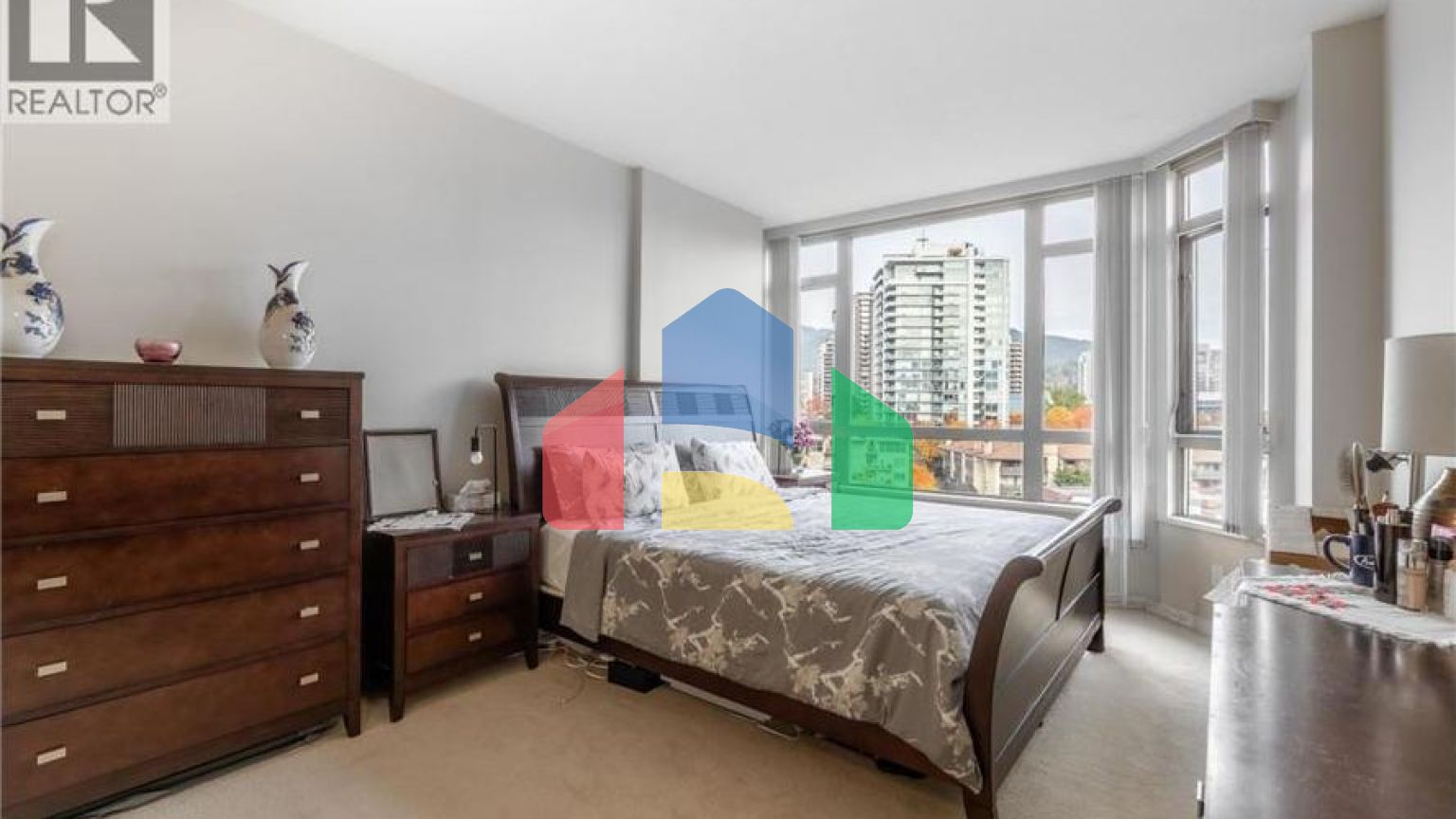 Residential - Single Family Home - North Vancouver, Canada - Canada