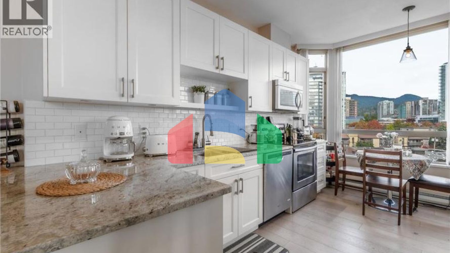 Residential - Single Family Home - North Vancouver, Canada - Canada