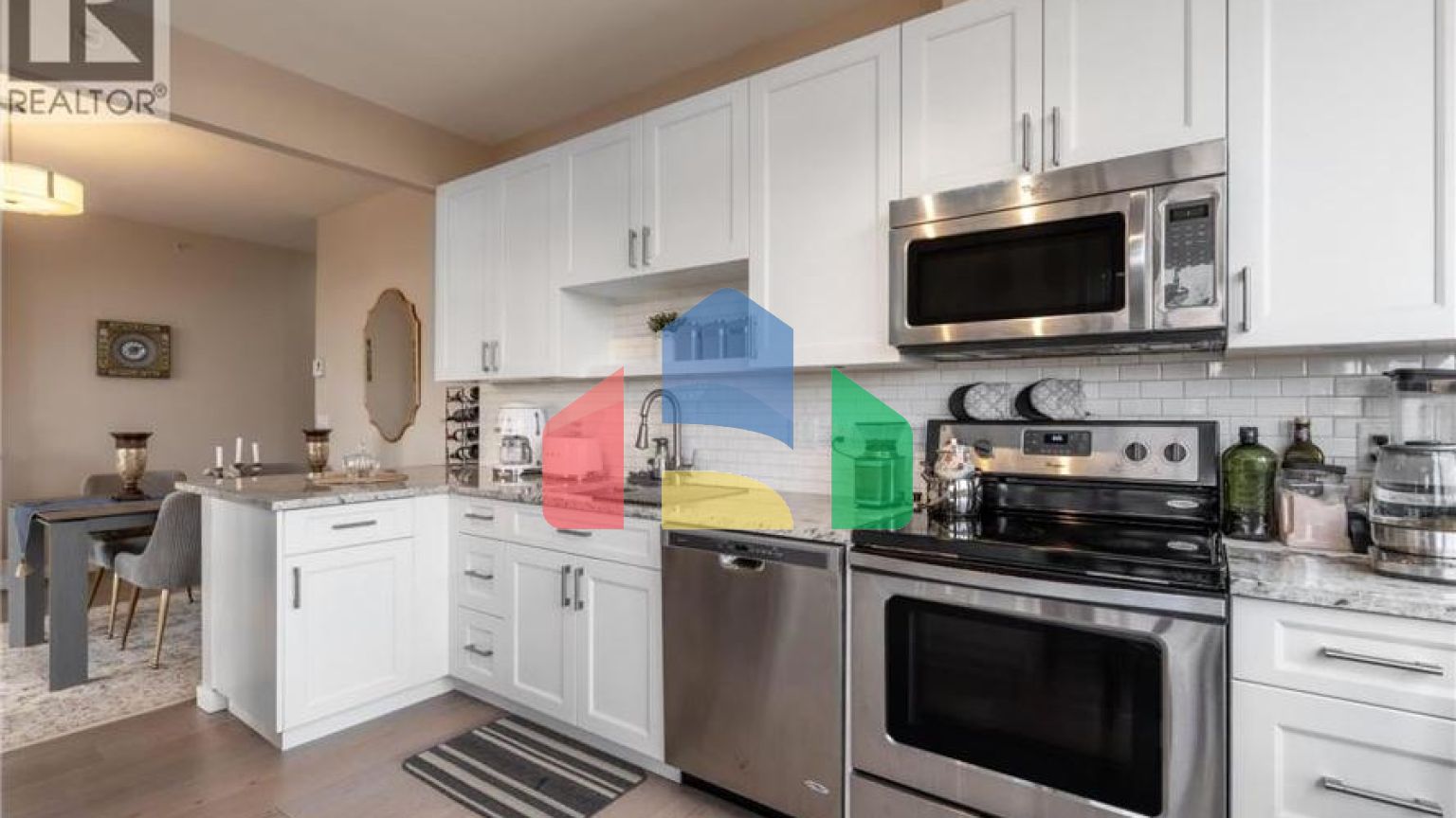 Residential - Single Family Home - North Vancouver, Canada - Canada