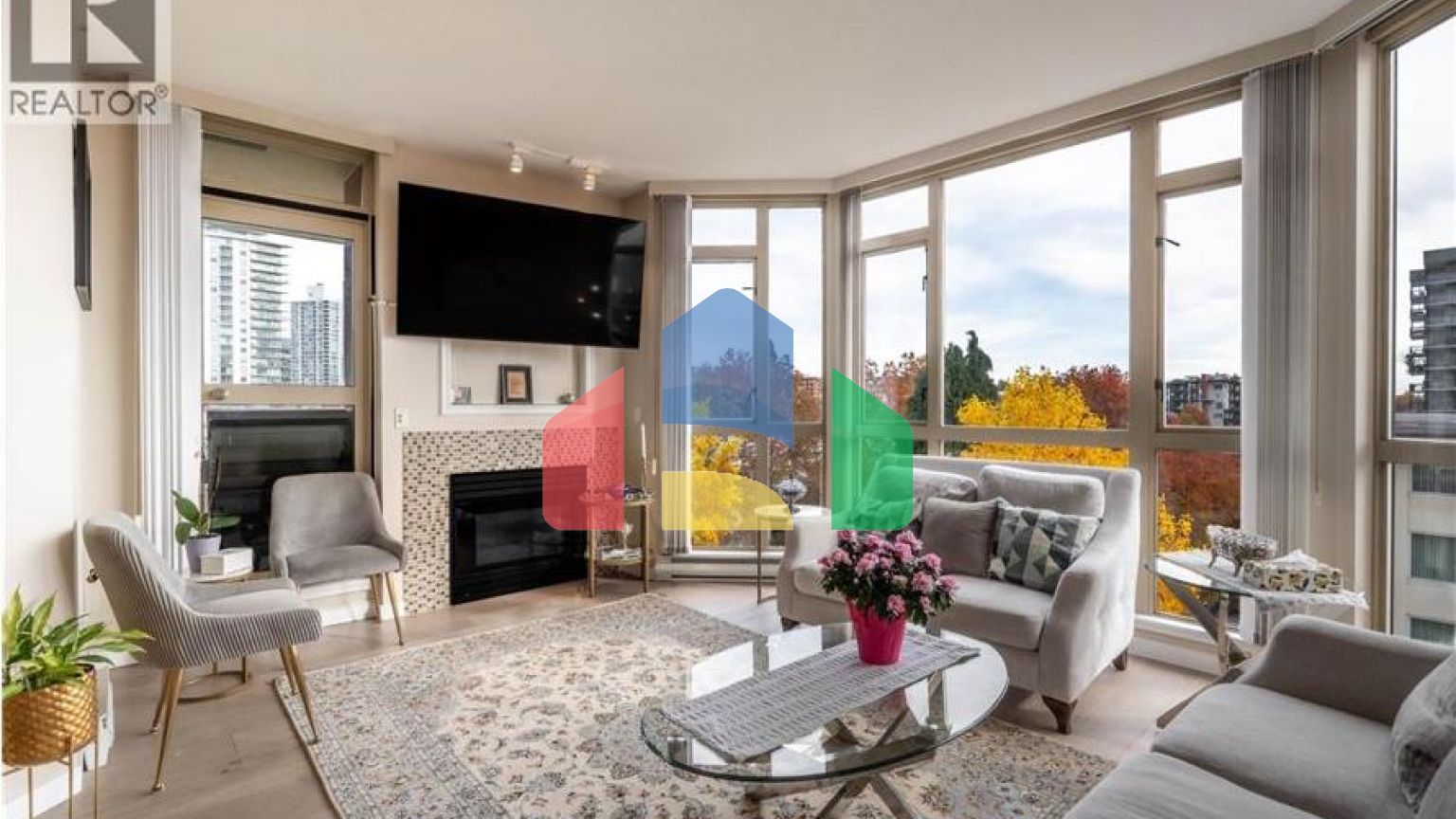 Residential - Single Family Home - North Vancouver, Canada - Canada