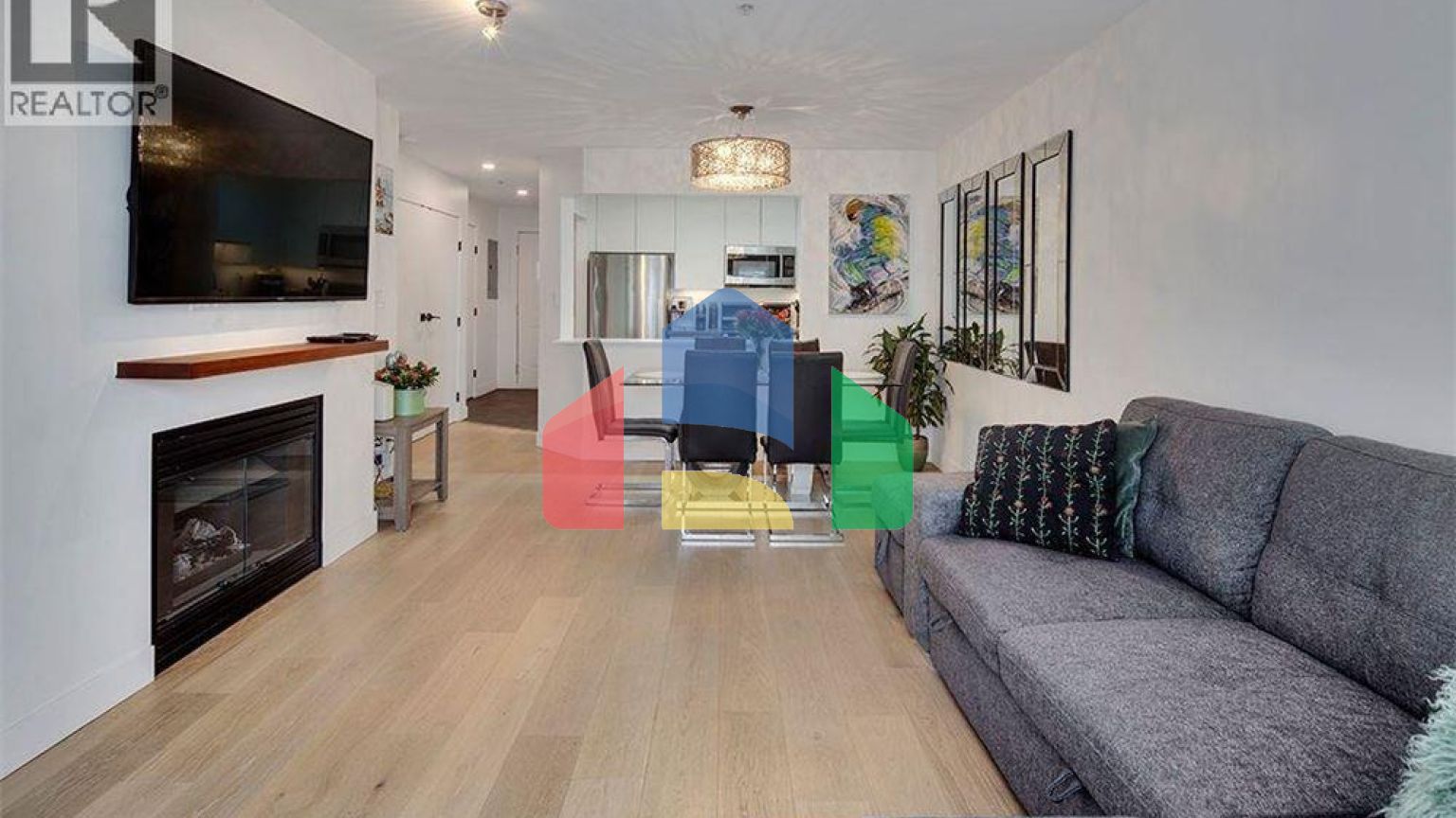 Residential - Single Family Home - North Vancouver, Canada - Canada