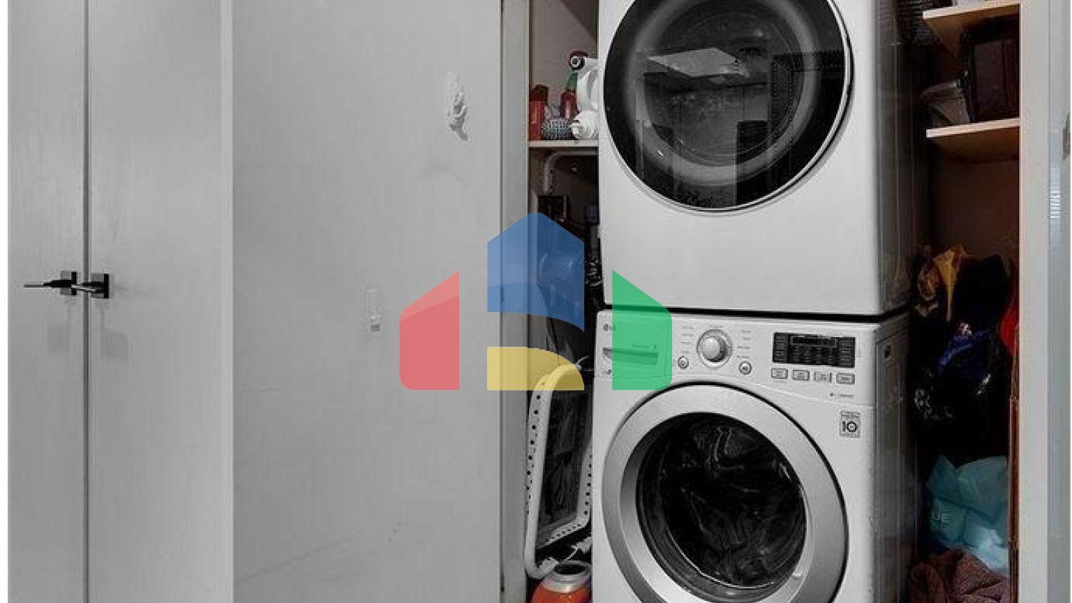 Residential - Single Family Home - North Vancouver, Canada - Canada