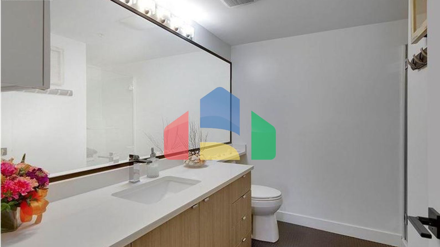 Residential - Single Family Home - North Vancouver, Canada - Canada