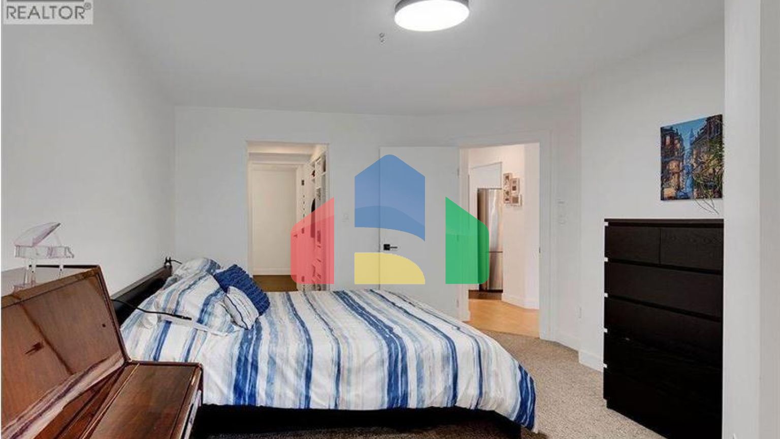 Residential - Single Family Home - North Vancouver, Canada - Canada