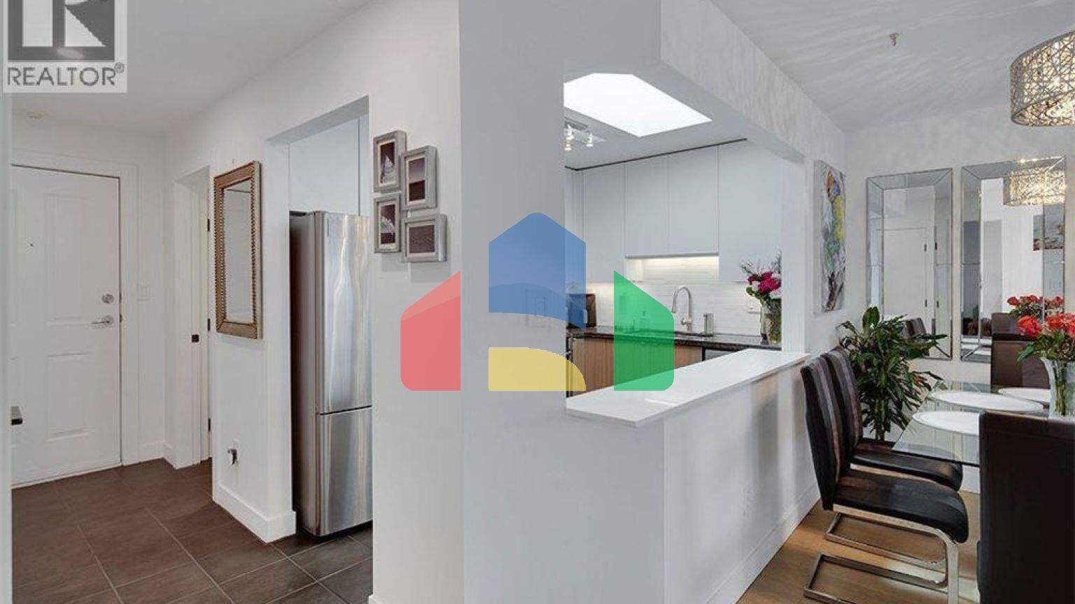 Residential - Single Family Home - North Vancouver, Canada - Canada