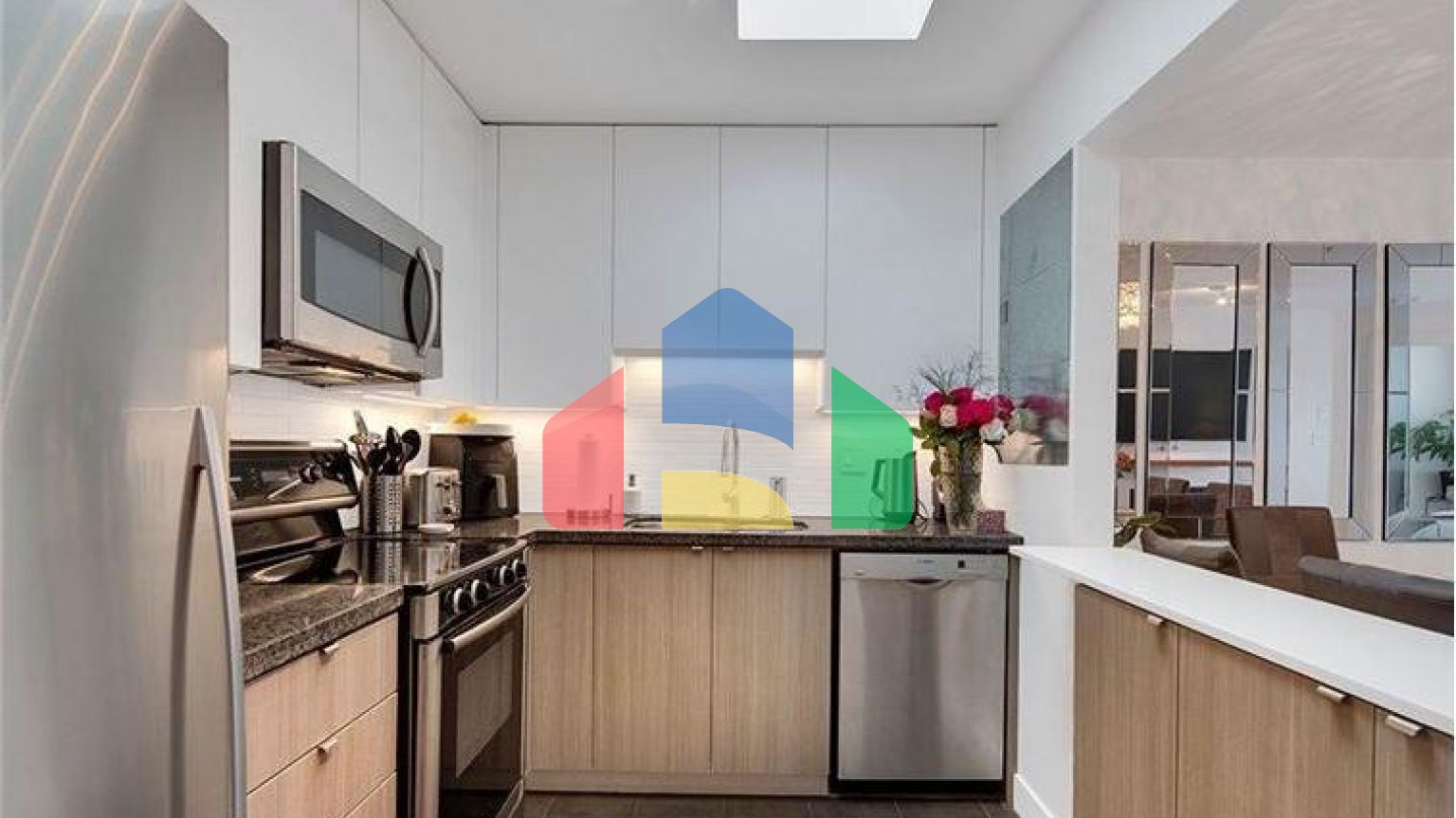 Residential - Single Family Home - North Vancouver, Canada - Canada