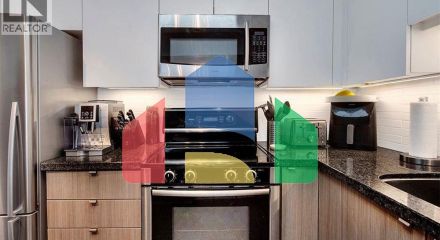 Residential - Single Family Home - North Vancouver, Canada - Canada