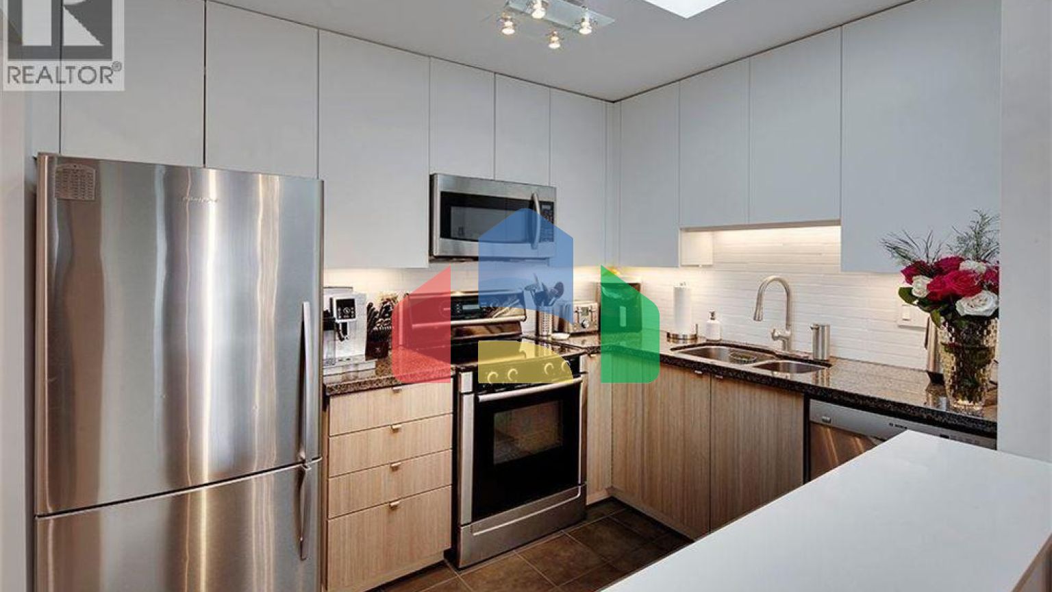 Residential - Single Family Home - North Vancouver, Canada - Canada