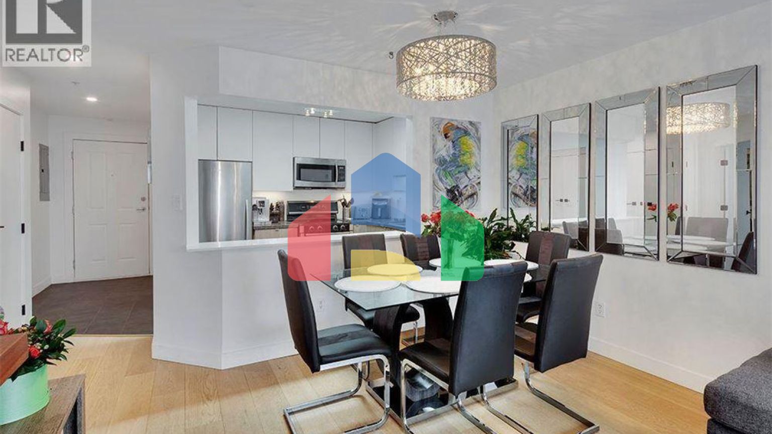 Residential - Single Family Home - North Vancouver, Canada - Canada